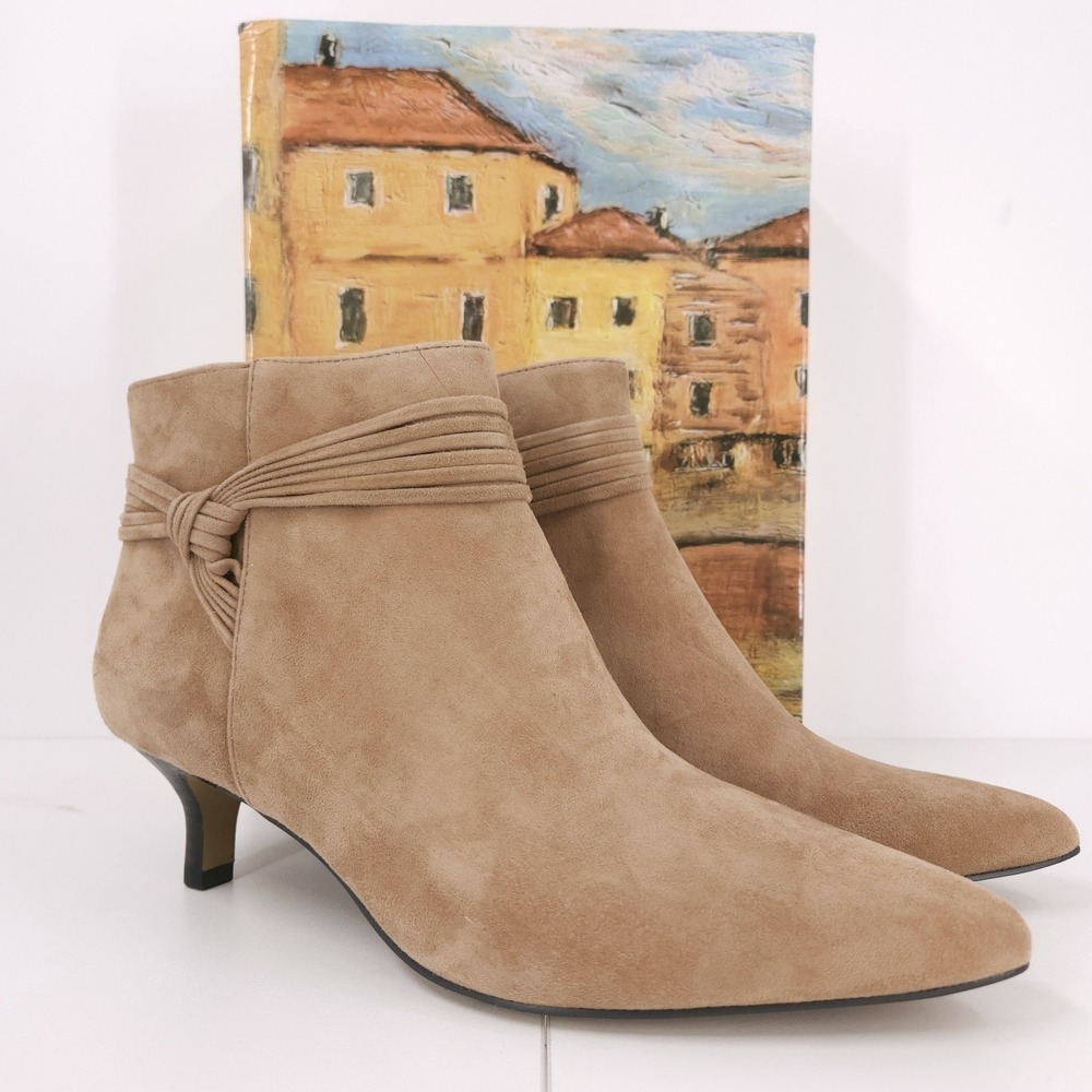Bella Vita Jani Kitten Heel Pointed Toe Saddle Leather Booties Womens Size 9 W